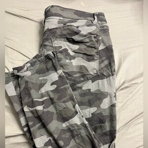 Wit & Wisdom Straight Leg Camo